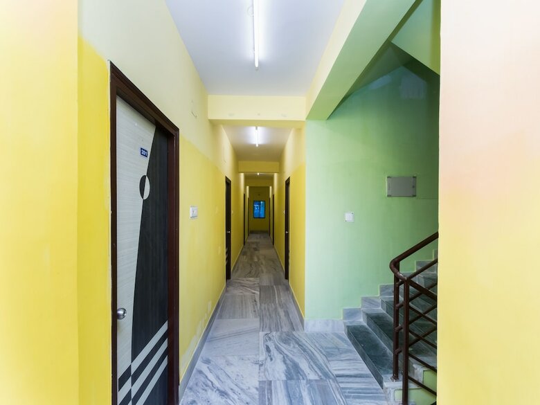 Oyo 10398 Hotel Parijayee