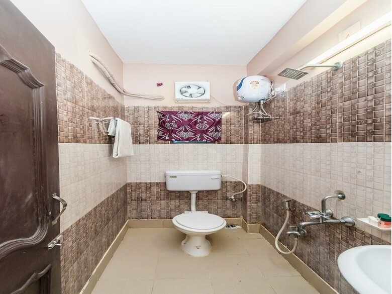 Oyo 10398 Hotel Parijayee