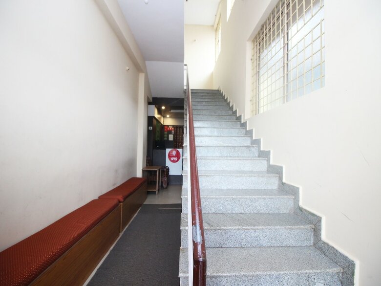Oyo 9632 Hotel Prestige Residency