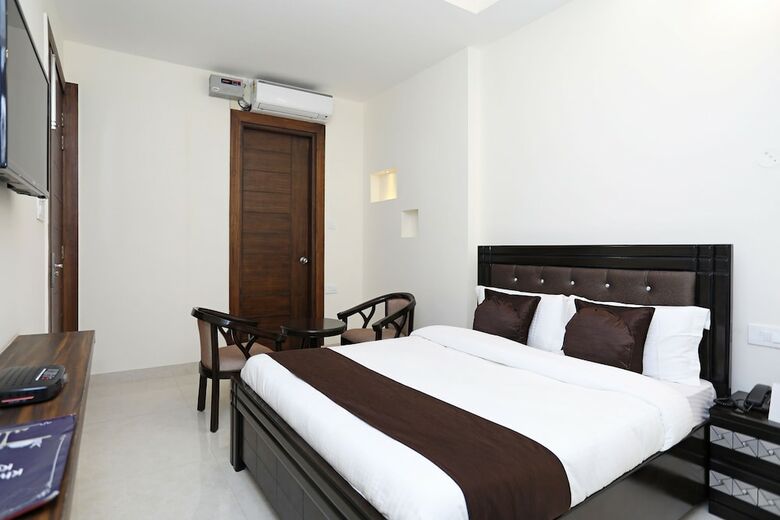 Oyo 9275 Hotel Royal Inn