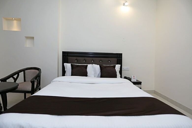 Oyo 9275 Hotel Royal Inn
