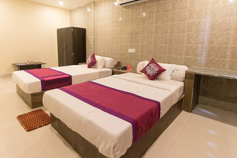 Hotel Oyo 5638 Om Regency I