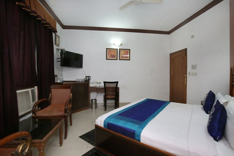 Oyo 9985 Hotel Sekhon Grand