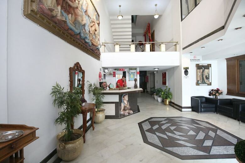 Oyo 9985 Hotel Sekhon Grand