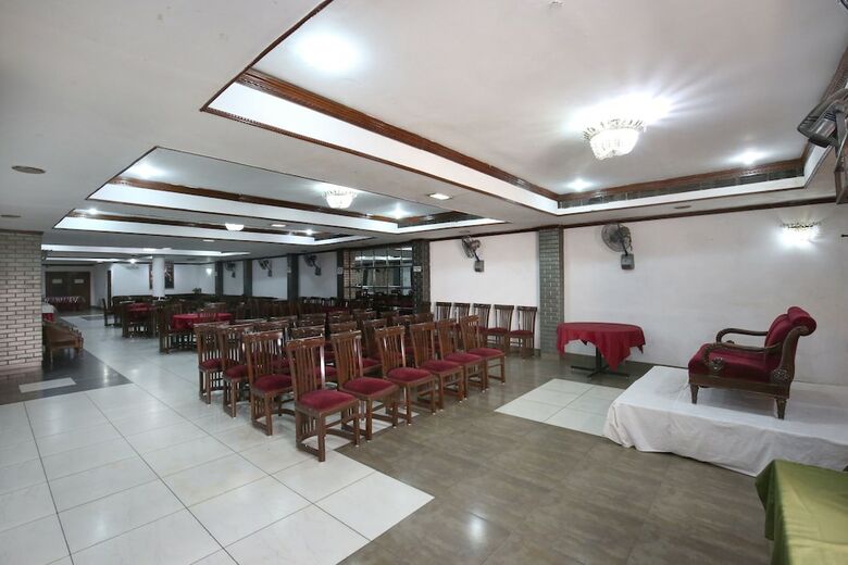 Oyo 9985 Hotel Sekhon Grand