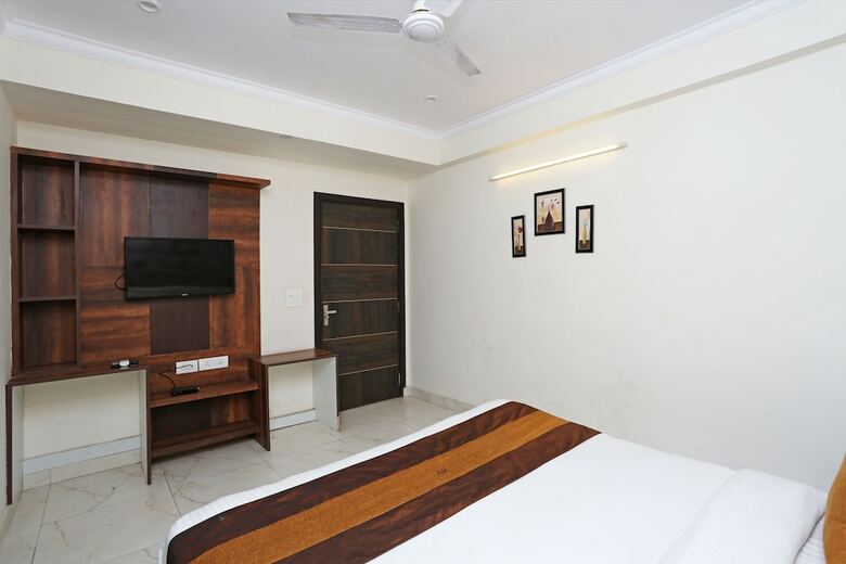 Hotel Oyo 6812 Aruma Residency