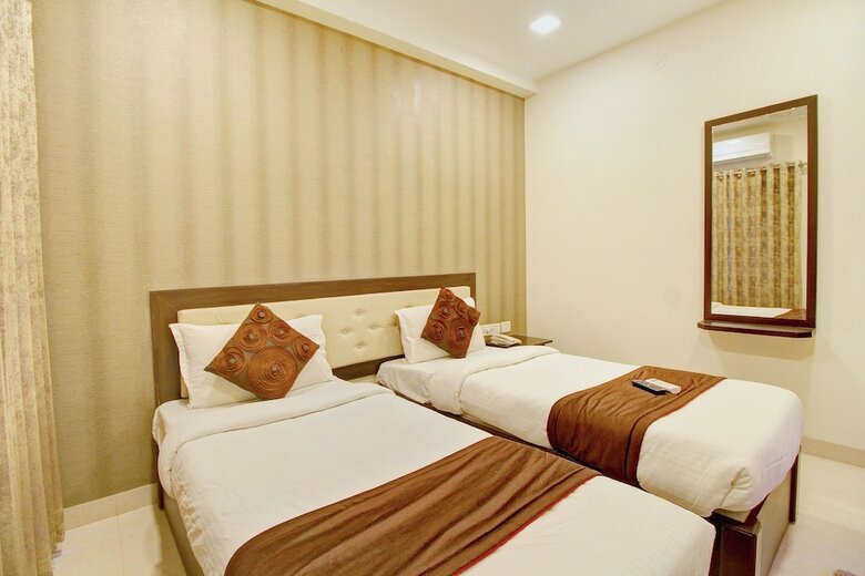Hotel Oyo 7850 Royal Elite