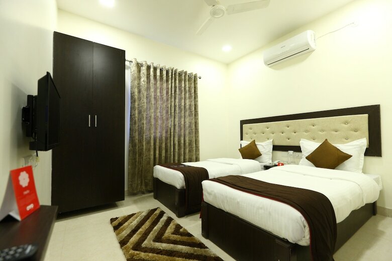 Hotel Oyo 7850 Royal Elite
