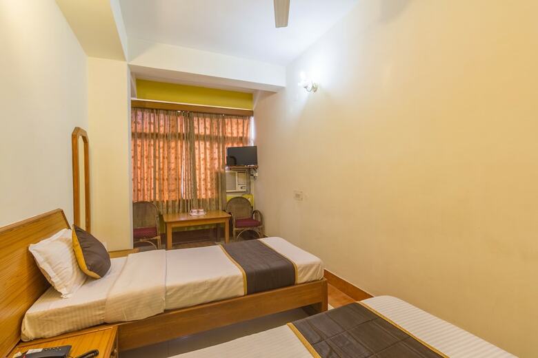 Oyo 5332 Hotel Parnil Palace 1