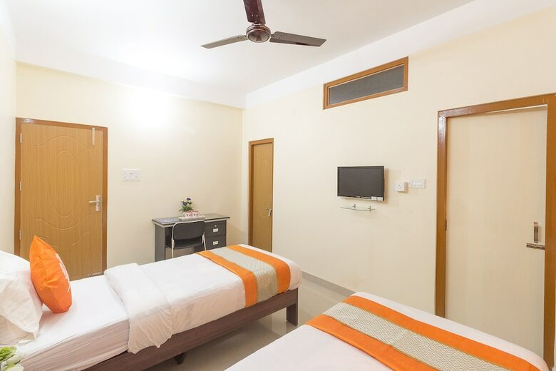 Hotel Oyo 8209 Home Stay Down Town