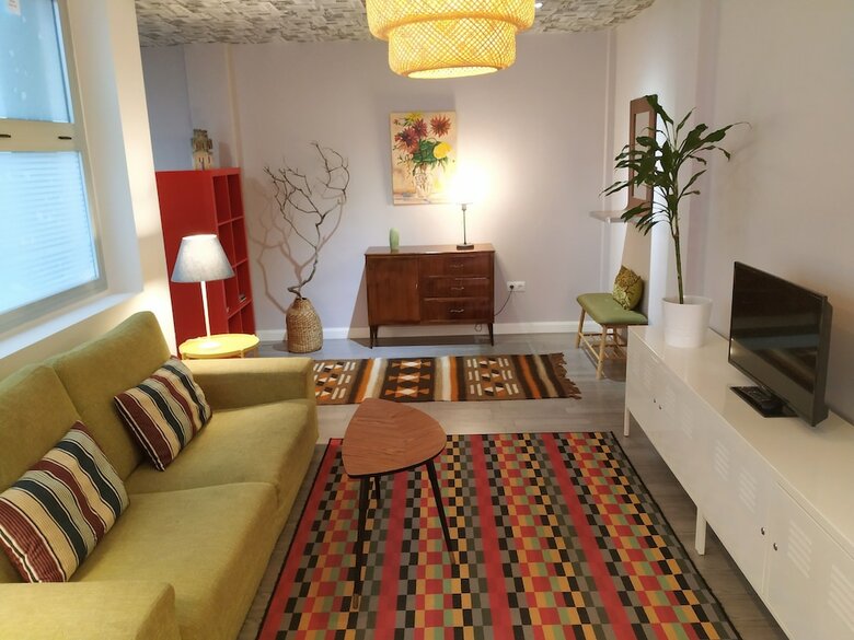 Stylish And Central Apartment
