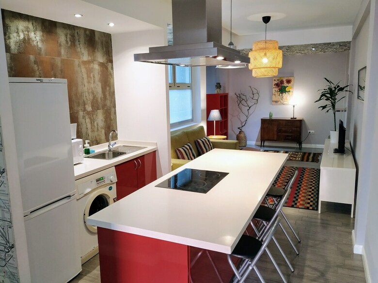 Stylish And Central Apartment