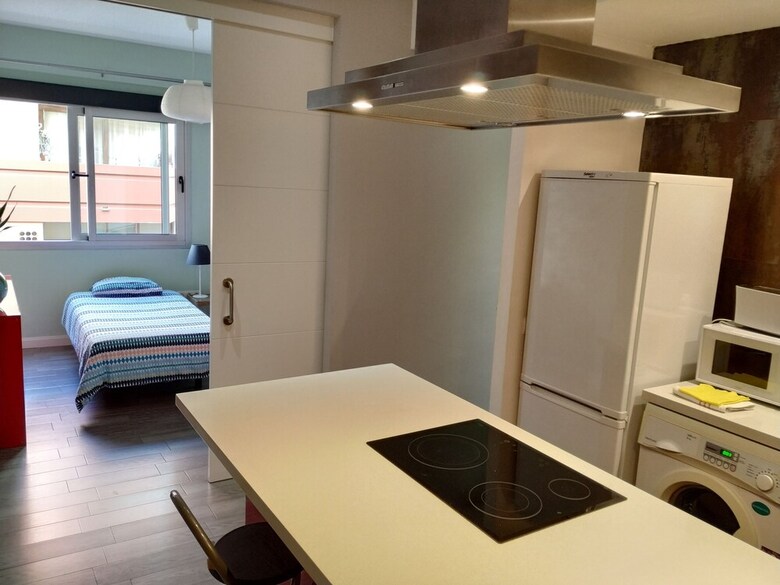 Stylish And Central Apartment