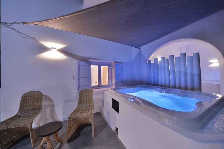 Hotel Amo Suites & Spa