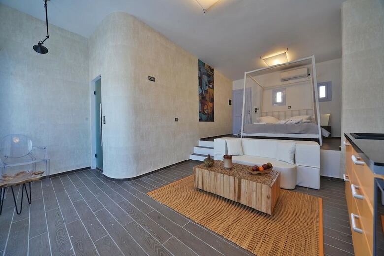 Hotel Amo Suites & Spa