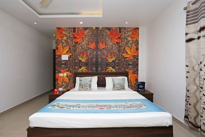 Oyo 10734 Hotel Ne Residency