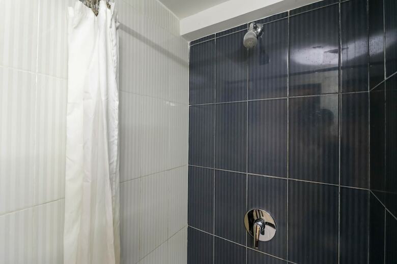 Reddoorz Plus @ Grand Populer Hotel