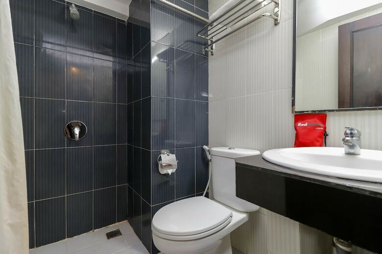 Reddoorz Plus @ Grand Populer Hotel