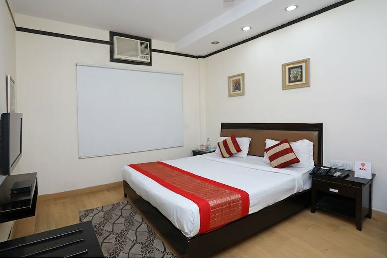 Hotel Oyo 6558 Sd Royal Inn