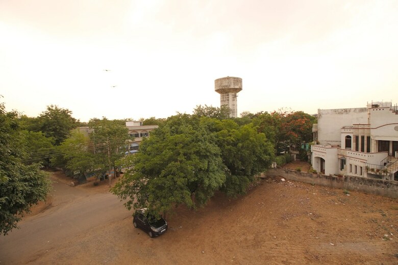 Hotel Oyo 6558 Sd Royal Inn