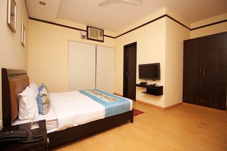 Hotel Oyo 6558 Sd Royal Inn