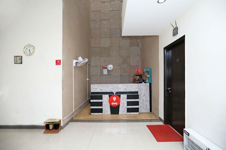 Hotel Oyo 6558 Sd Royal Inn