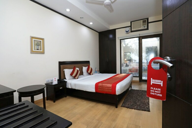 Hotel Oyo 6558 Sd Royal Inn
