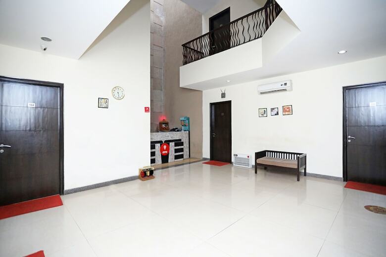 Hotel Oyo 6558 Sd Royal Inn