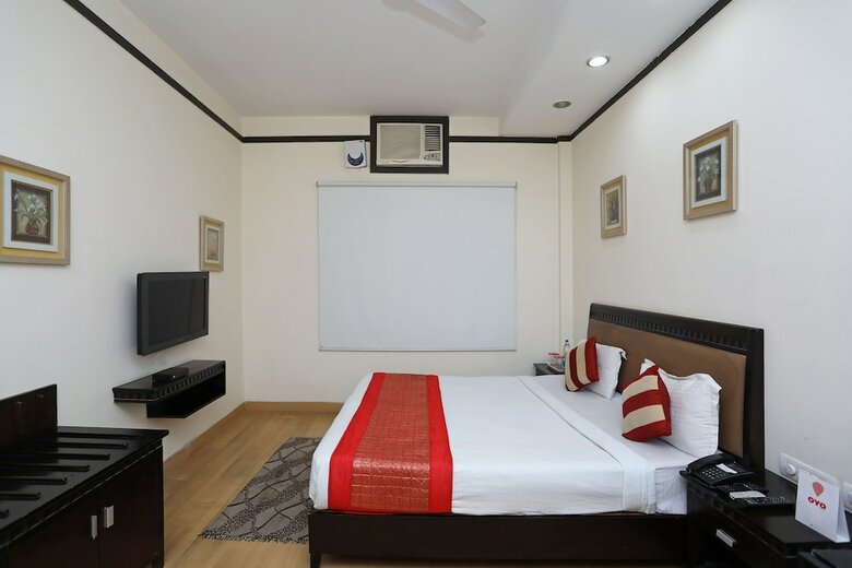 Hotel Oyo 6558 Sd Royal Inn