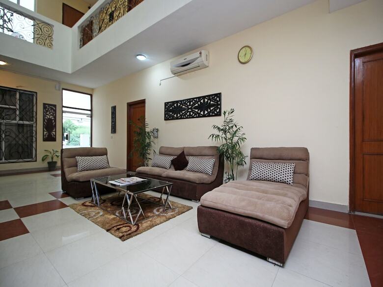Hotel Oyo 6608 Sector 56
