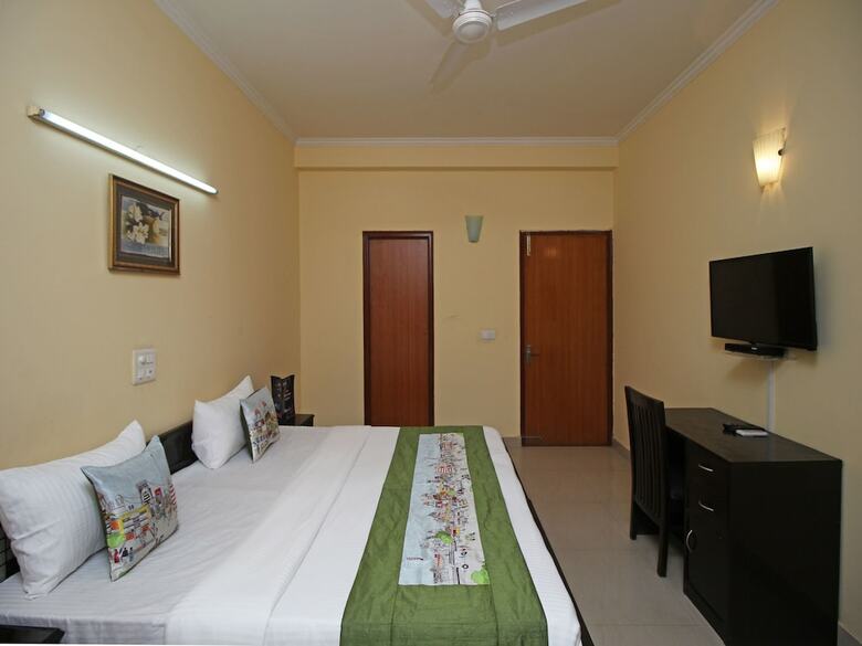 Hotel Oyo 6608 Sector 56