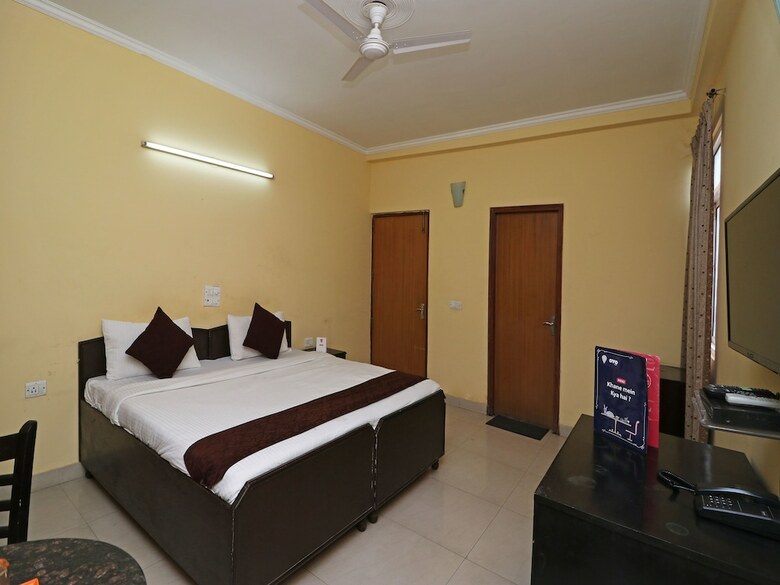Hotel Oyo 6608 Sector 56