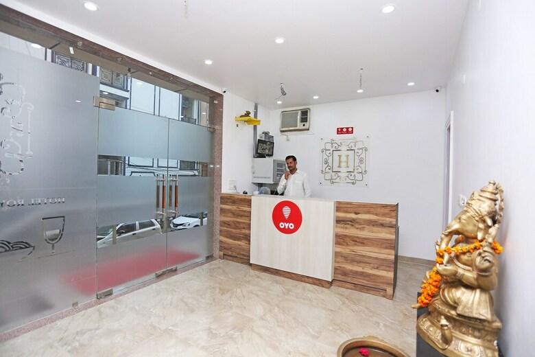 Oyo 9612 Hotel Royal Ramiro