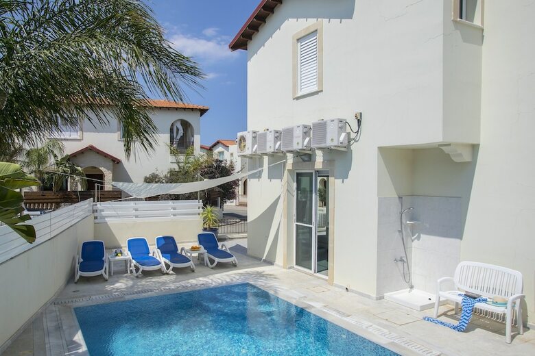 Protaras Villa Raflia