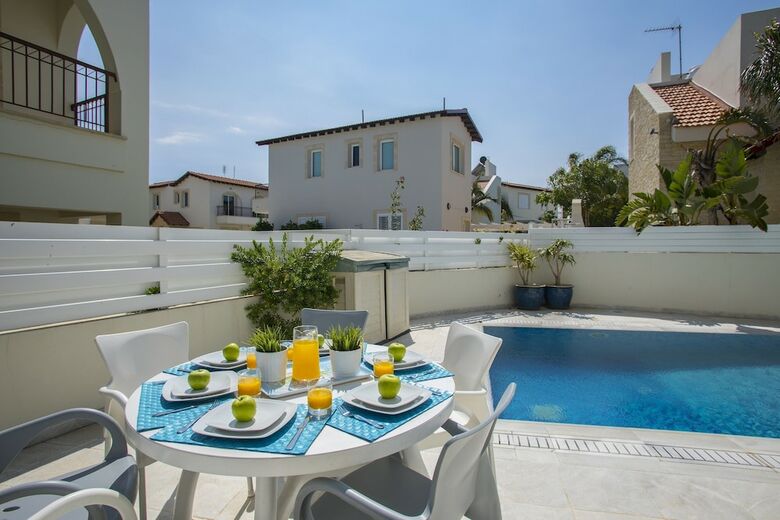 Protaras Villa Raflia