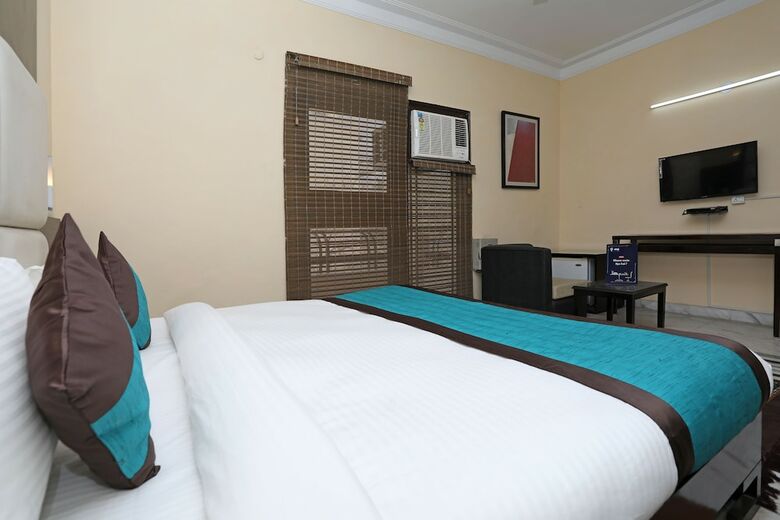 Oyo 10057 Hotel Laksh Residency