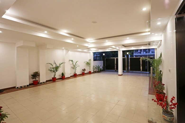 Hotel Oyo 9997 Sohna Road