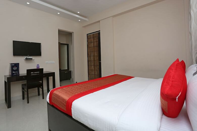 Hotel Oyo 9997 Sohna Road