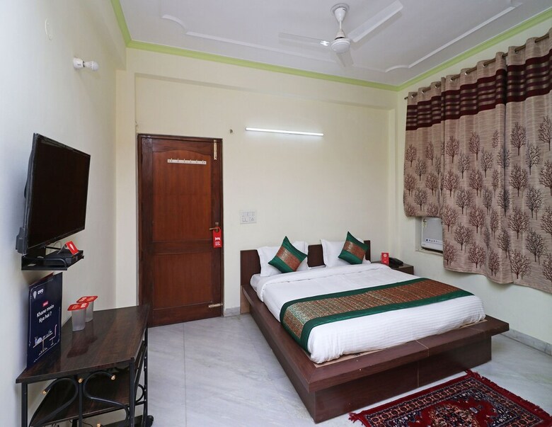 Hotel Oyo 10071 Go Rooms Sector 45
