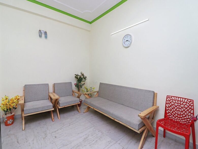 Hotel Oyo 10071 Go Rooms Sector 45