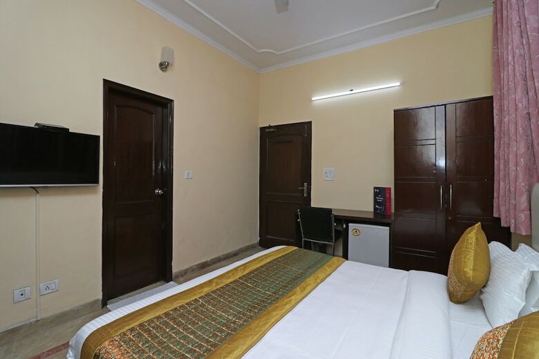Oyo 10583 Hotel Amigo