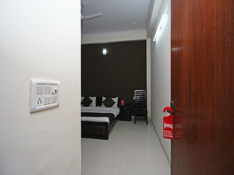 Hotel Oyo 6574 Sector 44