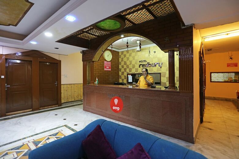 Oyo 9301 Hotel Redbury