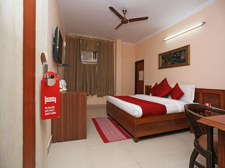 Oyo 9301 Hotel Redbury