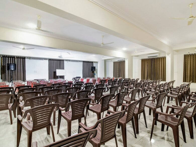 Oyo 8865 Hotel Baj Celebration