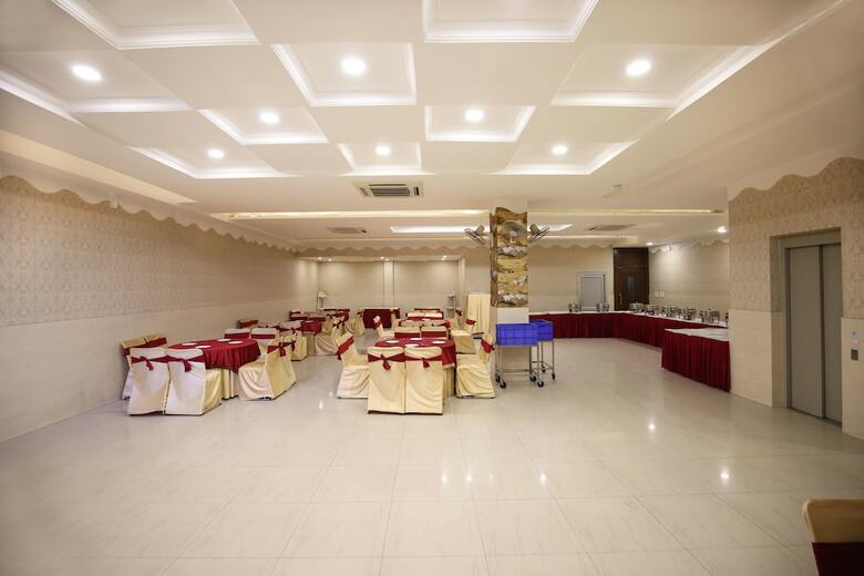 Oyo 3791 Hotel Umed Grand
