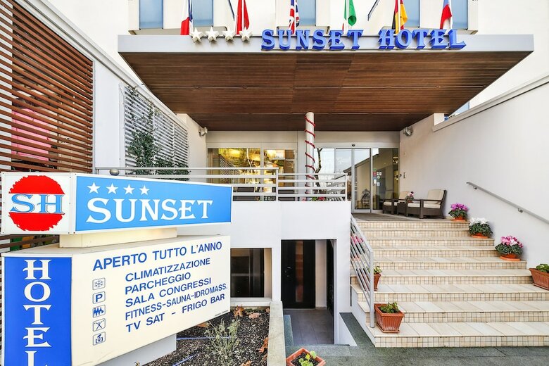 Hotel Sunset