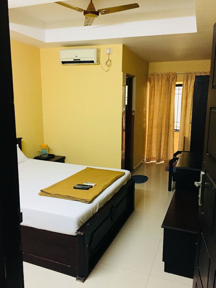 Hotel New Queens Residency