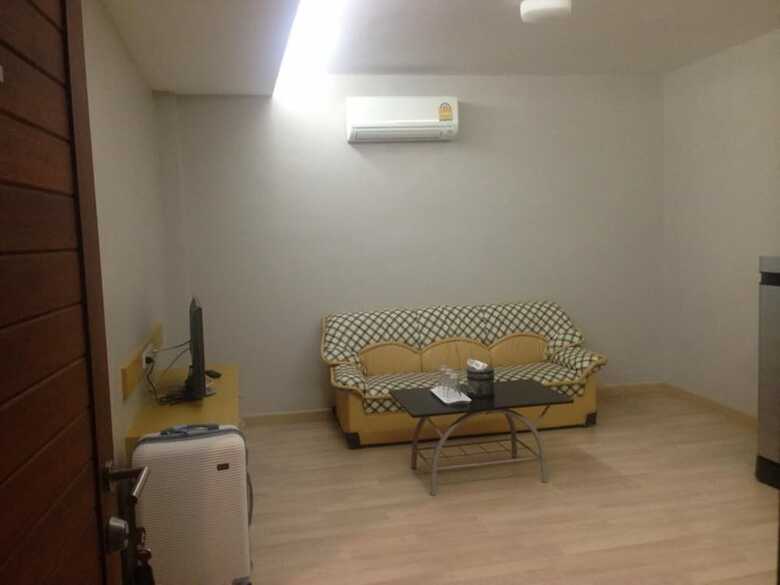 Apartamentos Baanduangkamol