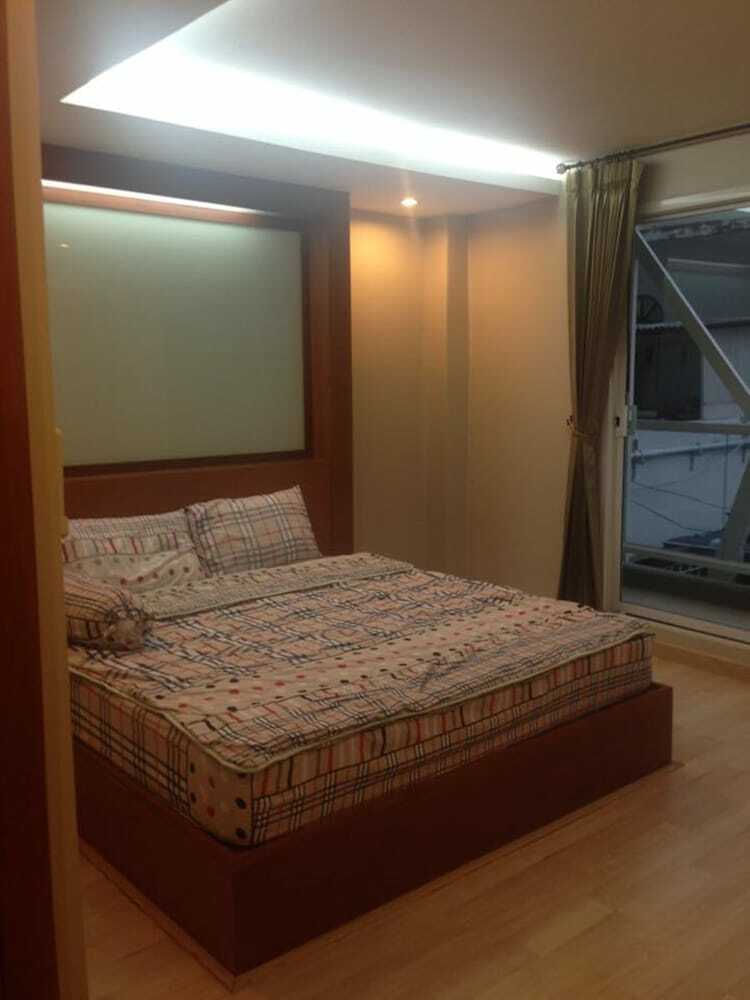 Apartamentos Baanduangkamol